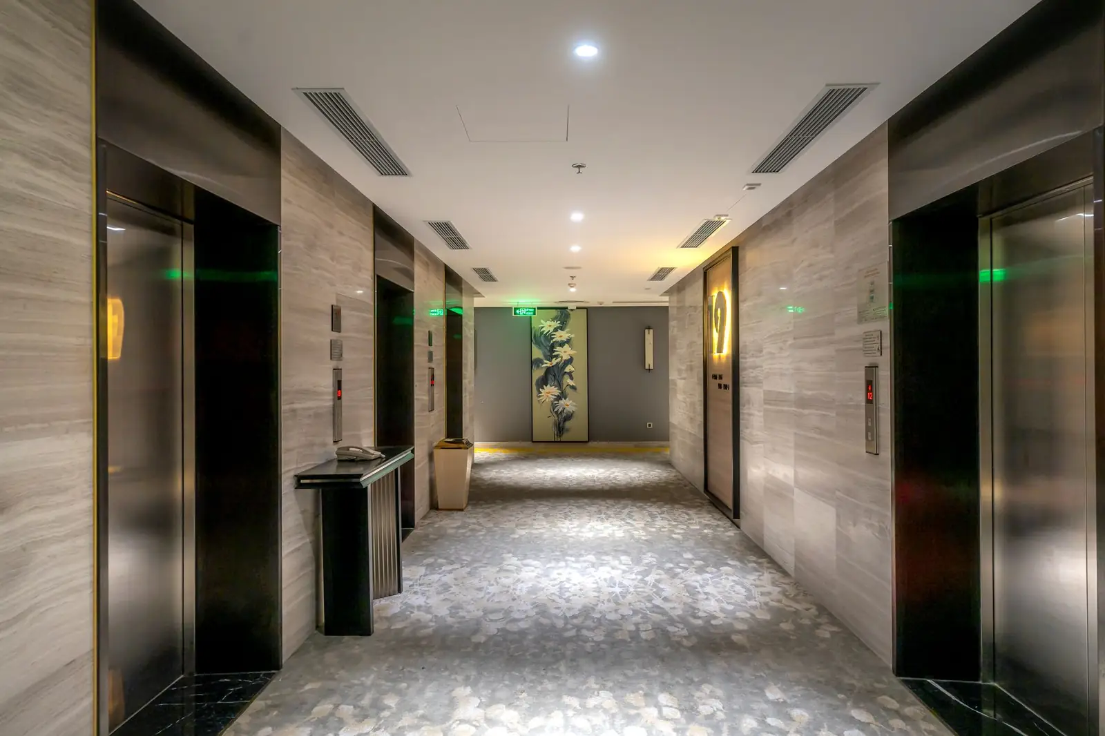 Notranji hodnik hotela Ulverian Hotel Stay